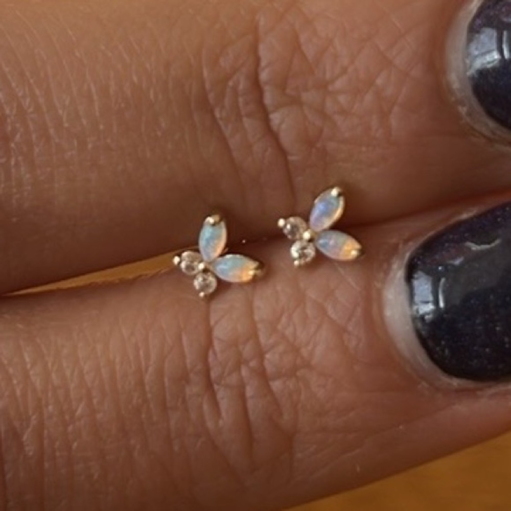 NIB Gorjana Butterfly Studs Earrings - Picture 6 of 7